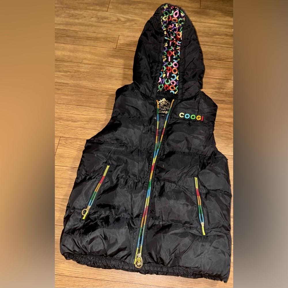 Coogi Black Puffer Vest w/ Hood Rainbow Sleeveless Jacket Womens Medium 🌈
